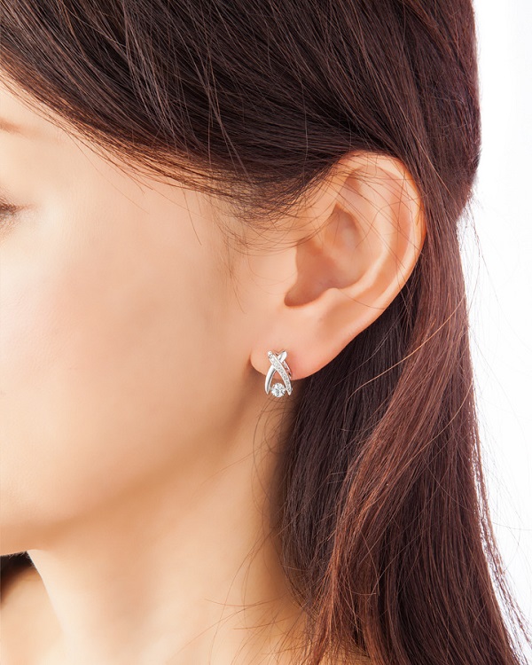 クロスフォー ピアス